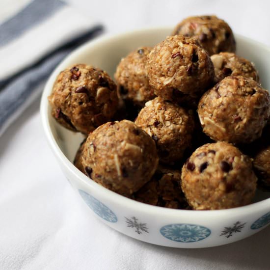No-Bake Energy Bites - Recipe photo by rosalilium