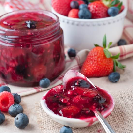 Mixed Berry Compote for Pancakes - Recipe photo by photosandfood
