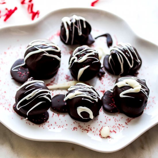 Oreo Chocolate Truffles - Recipe photo by TheUrbanSpice