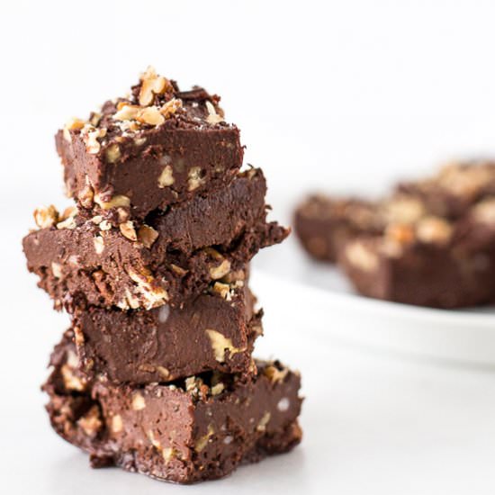 Vegan Chocolate Freezer Fudge - Recipe photo by honestlynourished
