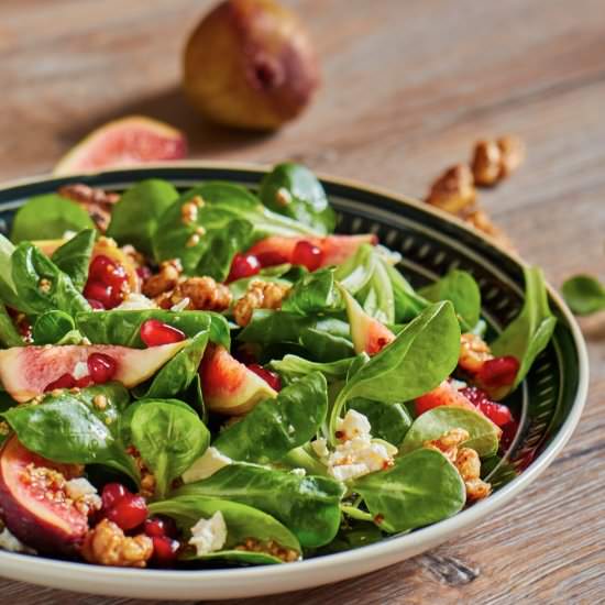 Winter Salad with Figs and Walnuts - Recipe photo by Reisegabel