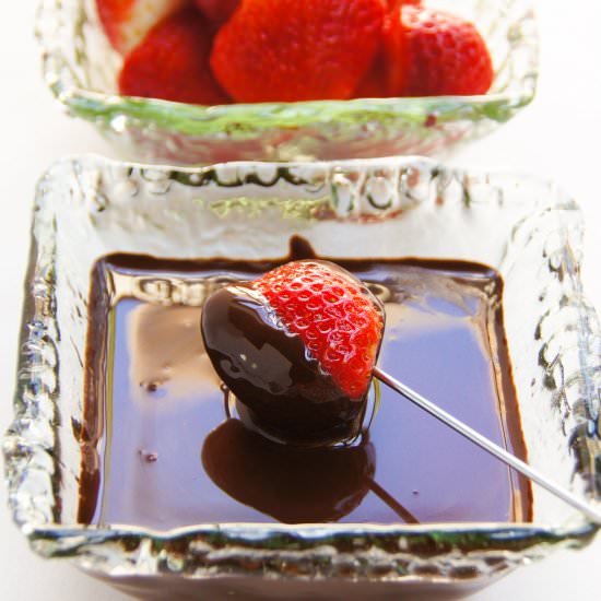Chocolate Dipping Sauce - Recipe photo by GarlicMatters