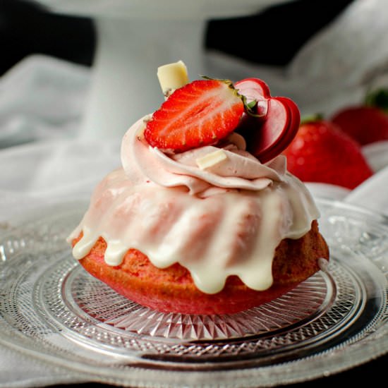 Rose Velvet Bundt Cakes - Recipe photo by PastryWorkshop