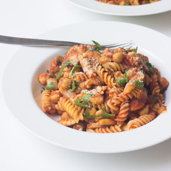 Savory Tomato Pasta with Chickpeas - Recipe photo by Prepgreen