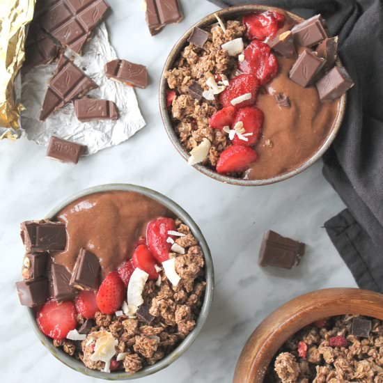 Chocolate Dream Bowl - Recipe photo by EatPlantily