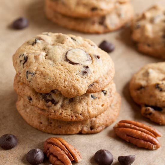 pecan raisin chocolate chip cookies - Recipe photo by wannacomewith