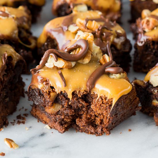 Fudge Ripple Pecan Brownies - Recipe photo by IWashYouDry