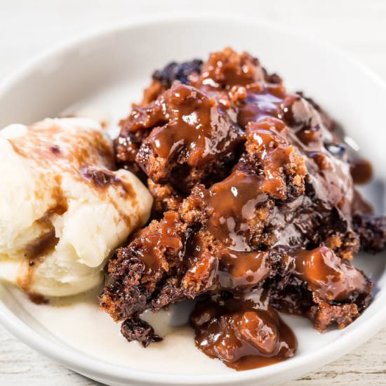 Slow Cooker Hot Fudge Chocolate Cake - Recipe photo by Averie