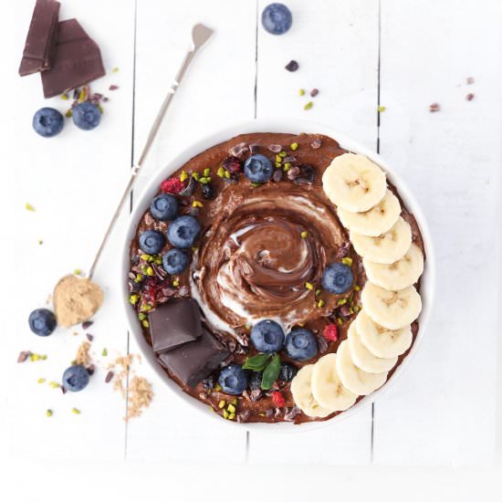 Super Creamy Chocoholic Smoothie Bowl - Recipe photo by Vanillacrunnch