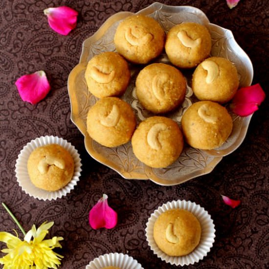 Besan Ladoo - Recipe photo by Sailu