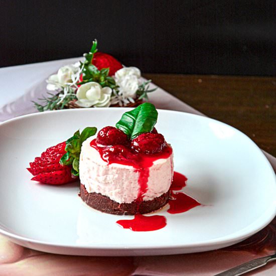 No-Bake Mini Strawberry Cheesecake - Recipe photo by Anu@MyGingerGarlicKitchen