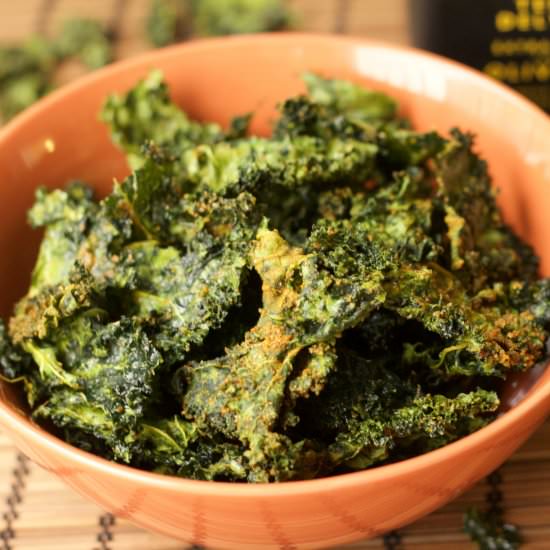 Spicy Kale Chips - Recipe photo by HappyGut