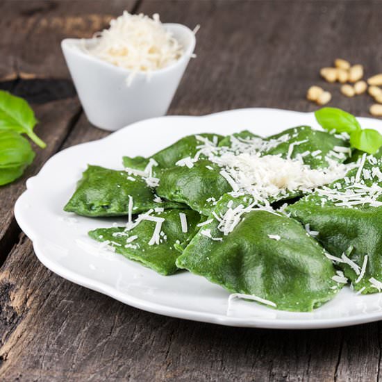 Spinach and Ricotta Ravioli - Recipe photo by ohmydish