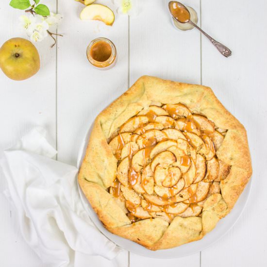 Rustic Apple Pie w/ Salted Caramel - Recipe photo by Cuisine moi un mouton