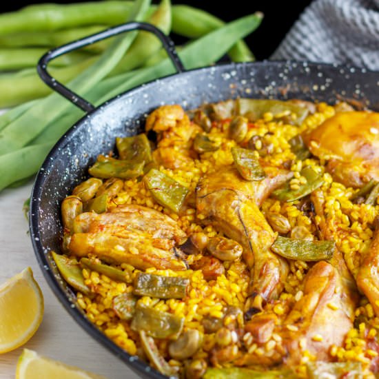 Paella Valenciana - Recipe photo by Happy Foods Tube