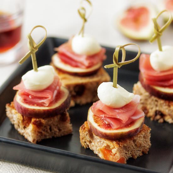 Fig and prosciutto pintxos - Recipe photo by aforkandapencil