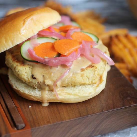 vegetarian chickpea satay burger - Recipe photo by susanstable