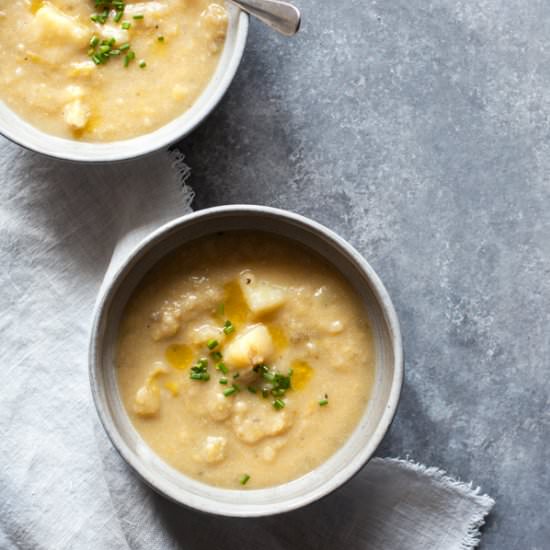 Creamy Vegan Potato Leek Soup - Recipe photo by thefullhelping