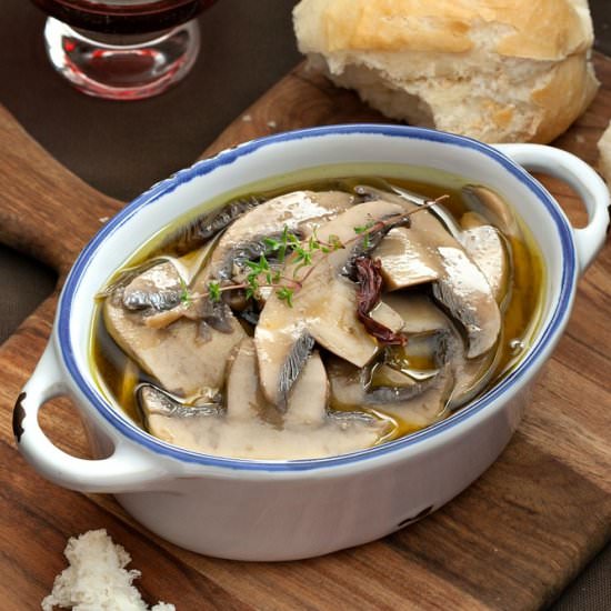 Mushrooms in Escabeche - Recipe photo by manusmenu