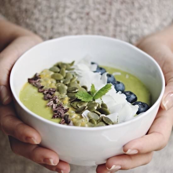 Green smoothie bowl - Recipe photo by happyhealthblog