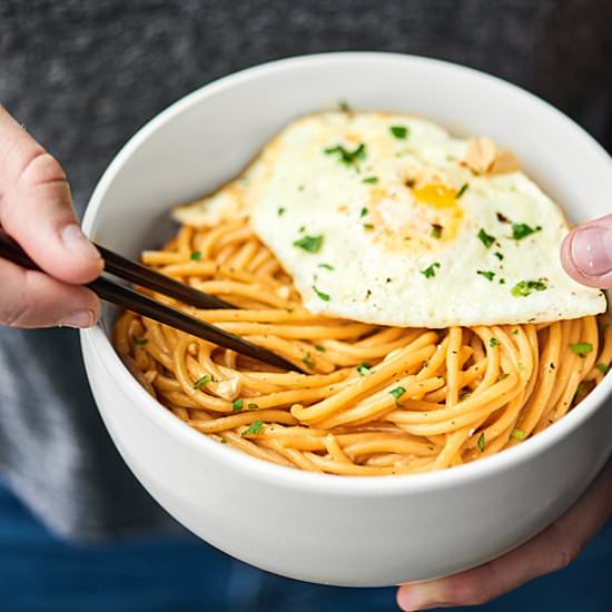 Thai Peanut Noodles - Recipe photo by showmetheyummy