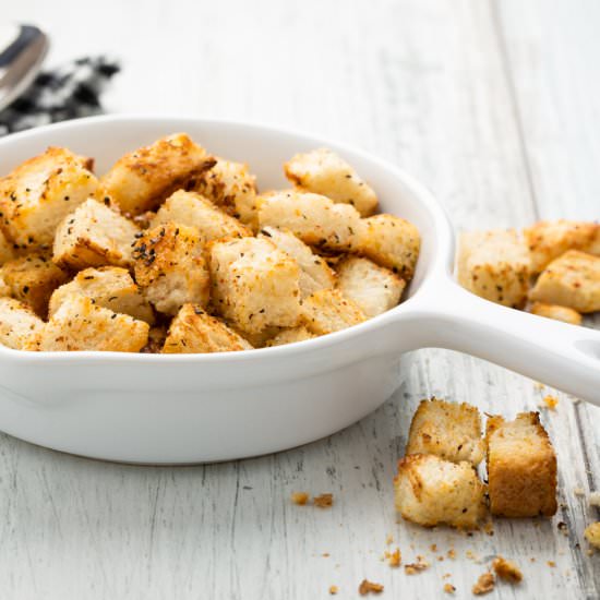 Homemade Croutons - Recipe photo by MomsKitchenHandbook