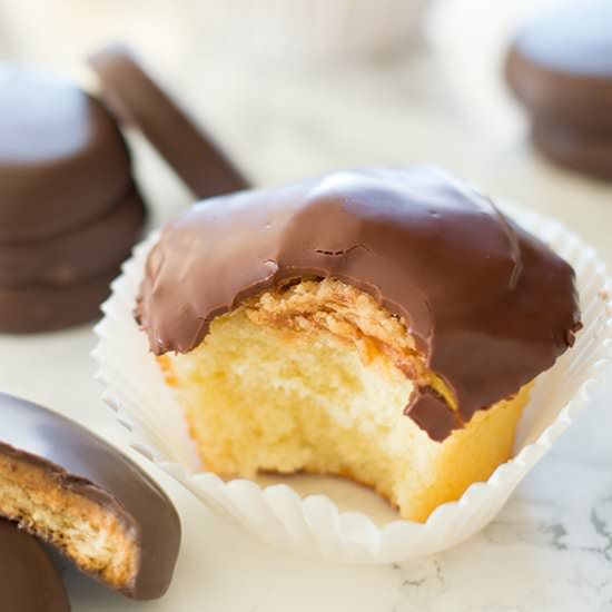 Tagalong Cupcakes - Recipe photo by BakingMischief
