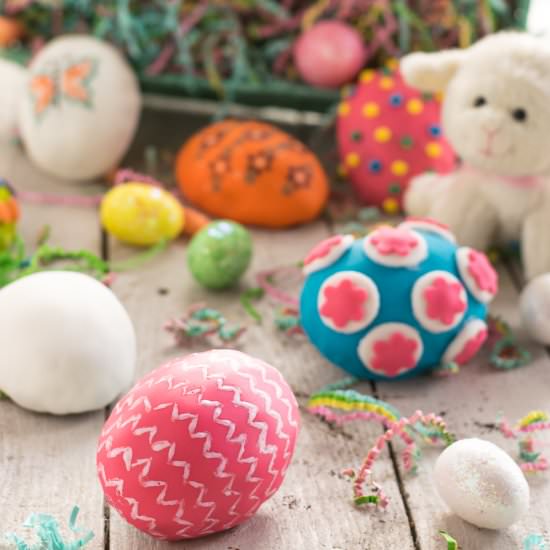 Mini Chocolate Easter Egg Cakes - Recipe photo by whitbitskitchen
