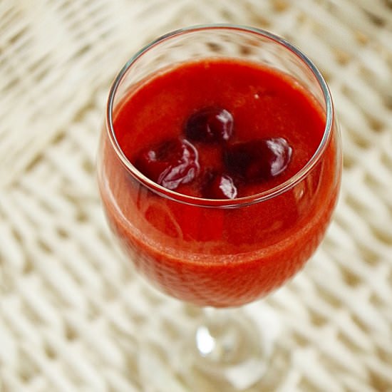 Red smoothie - Recipe photo by in love with art