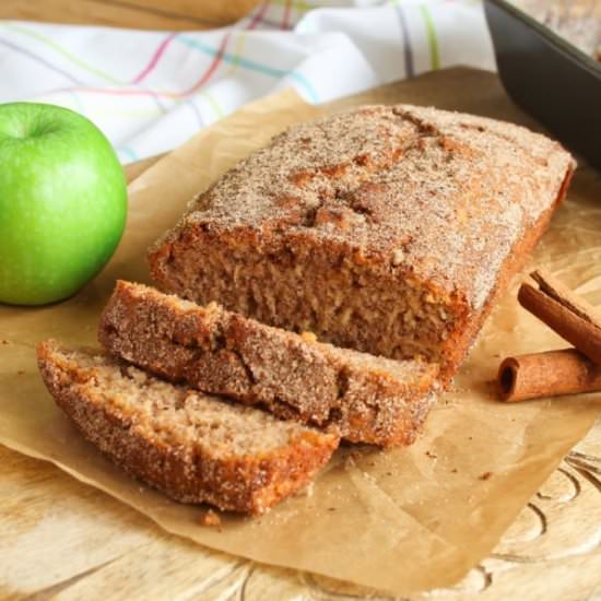 Gluten Free Apple and Cinnamon Cake - Recipe photo by Snacktothefuture