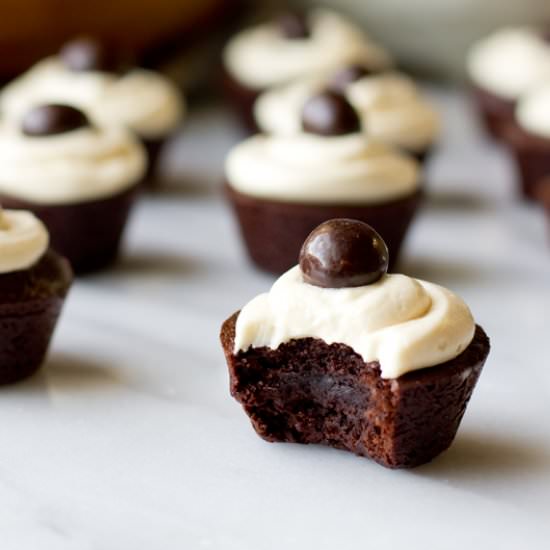 Mudslide Brownie Bites - Recipe photo by TheGourmetGourmand