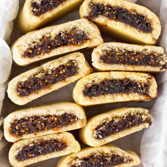 Paleo Fig Newtons - Recipe photo by ACleanBake