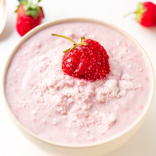 Strawberries + Cream Overnight Oats - Recipe photo by Leelalicious