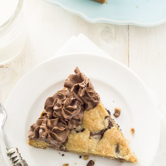 Chocolate Chunk Cookie Cake - Recipe photo by cupcakesandhammers