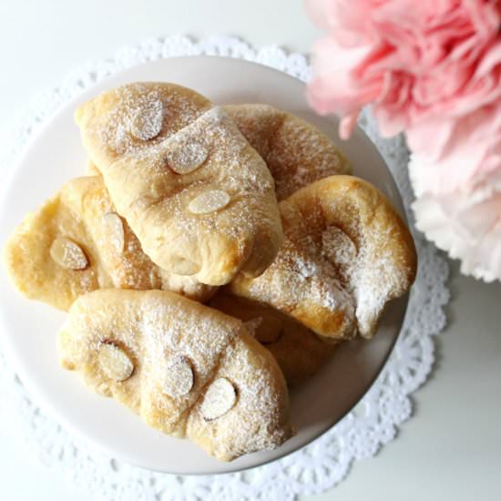 Easy Lemon Pastries - Recipe photo by ArtsCrackers