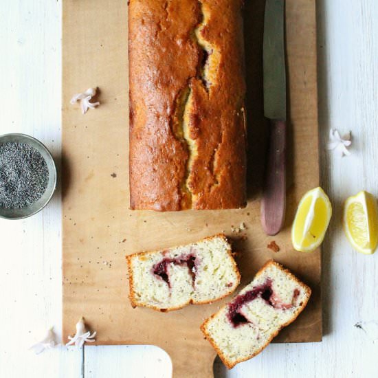 Lemon-Swirl-Cake - Recipe photo by Lirumlarumblog