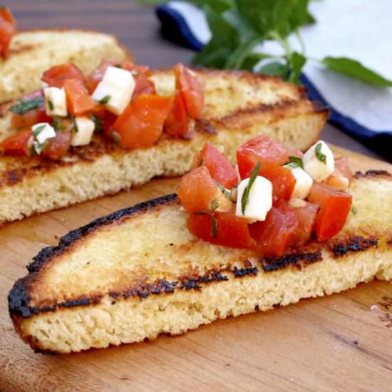 Tomato Basil Bruschetta - Recipe photo by Everyday Dishes