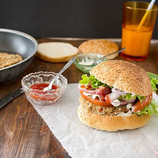 Seitan Burgers - Recipe photo by Nemacreditoqueesaudavel