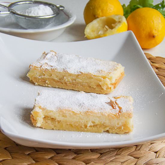 Lemon Bars - Recipe photo by BakingSecrets
