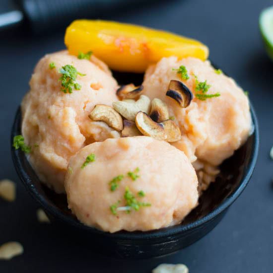 Frozen Peach Yogurt - Recipe photo by healingtomato