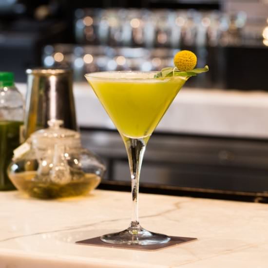 Vanilla & Elderflower Green Tea Cocktail - Recipe photo by TealeavesCo