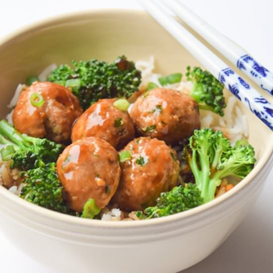 Teriyaki Meatball Broccoli Bowls - Recipe photo by tastythin