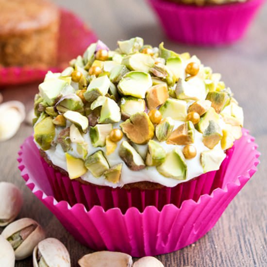 Pistachio Carrot Cupcakes - Recipe photo by Cakewhiz