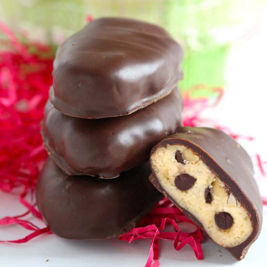 Chocolate Cookie Dough Easter Eggs - Recipe photo by cakescottage