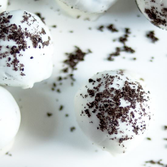 Oreo Truffles - Recipe photo by Lolosdesserts