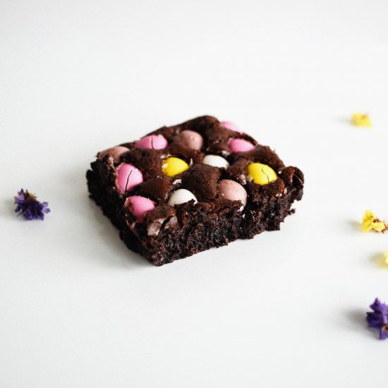 Speckled Egg and Lavender Brownies - Recipe photo by butterandbrioche