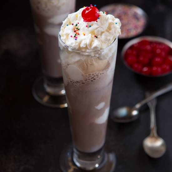 Boozy Hot Chocolate Floats - Recipe photo by Azestybite