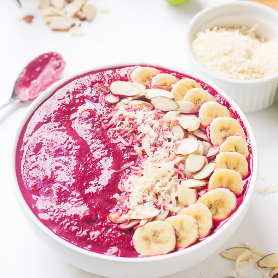 Banana Berry Beet Smoothie Bowl - Recipe photo by jessicainthekitchen