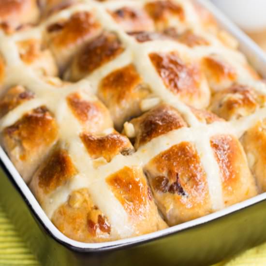 Apple and Sultana Hot Cross Buns - Recipe photo by Grab Your Spork