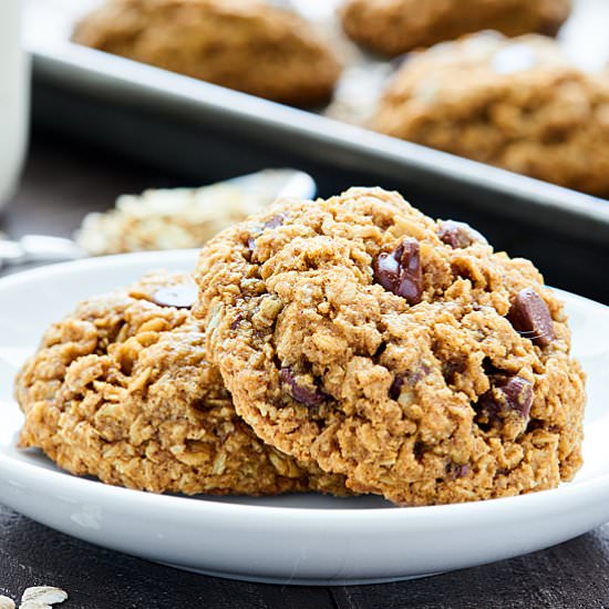 Oatmeal Chocolate Chip Cookies - Recipe photo by showmetheyummy